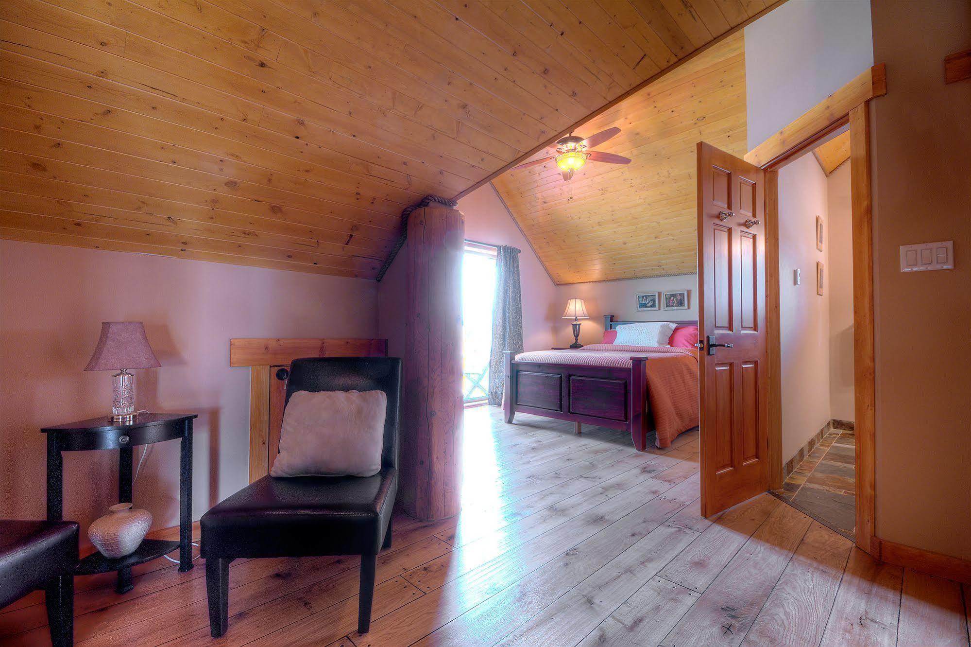 A Okanagan Lakeview Inn Kelowna Extérieur photo