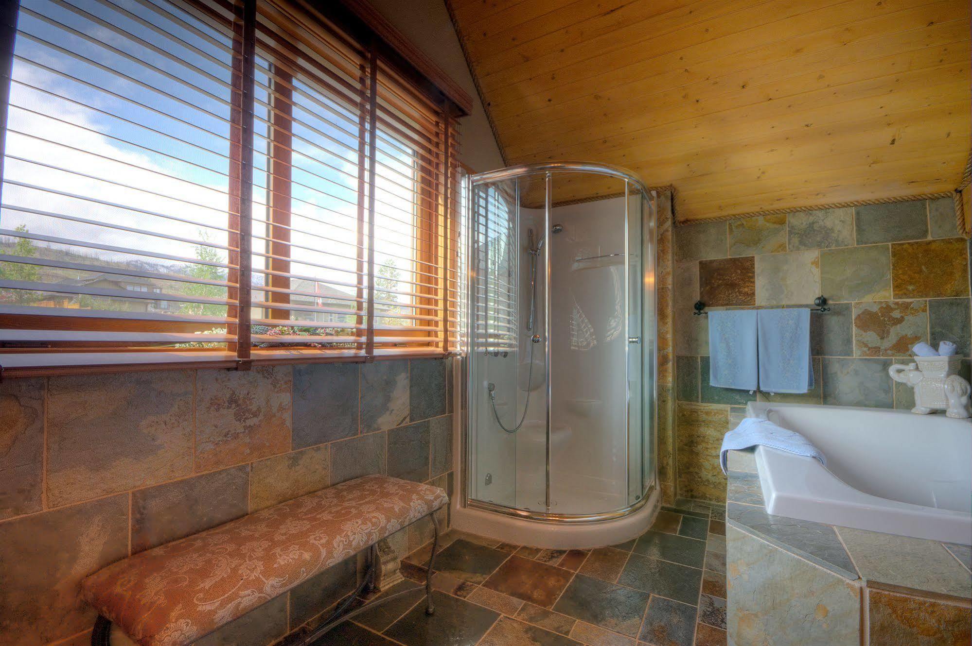 A Okanagan Lakeview Inn Kelowna Extérieur photo