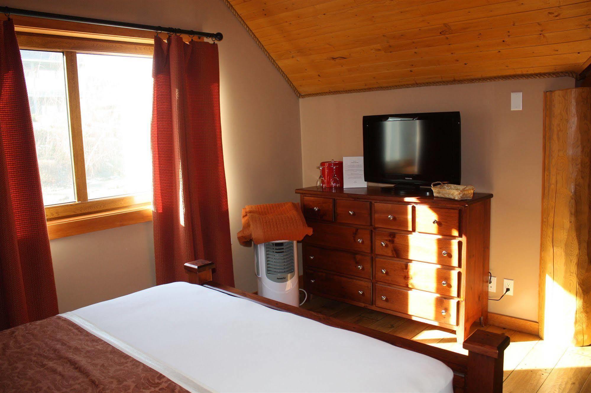 A Okanagan Lakeview Inn Kelowna Extérieur photo